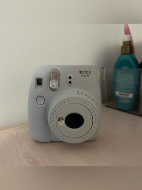 Fujifilm instax mini 9 camera